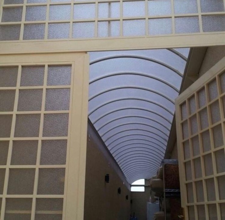 مظلات وسواتر مداخل