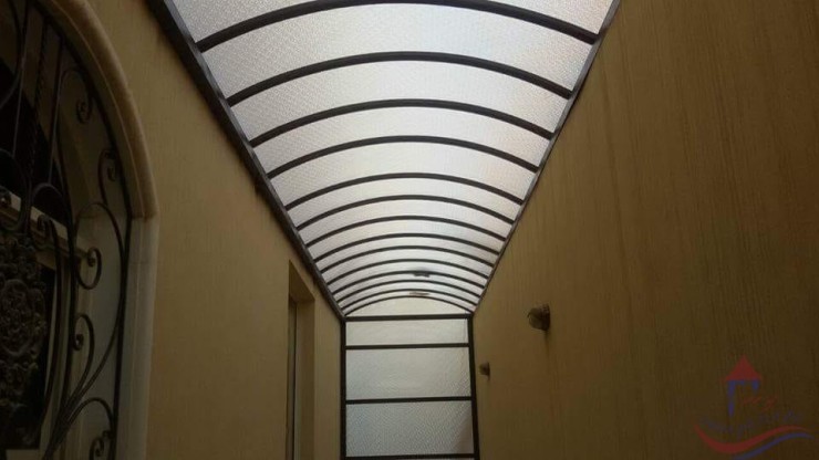 مظلات لكسان